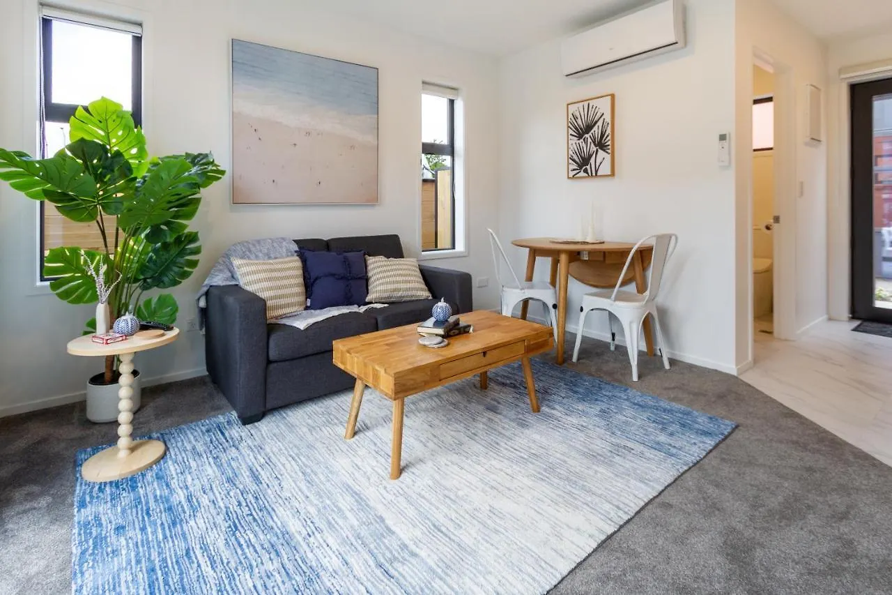 Modern, Convenient, Central: 1 Bedroom Loft 基督城